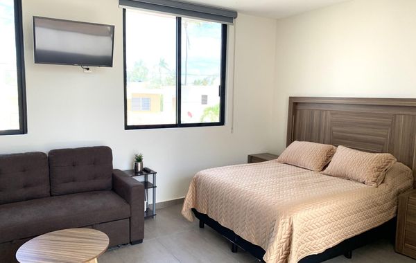 NEW! Ample Condo- Walk to Beach! AMAZING Location! Everything Walk-in distance! - Hoteles cerca de Zona Dorada en Mazatlán