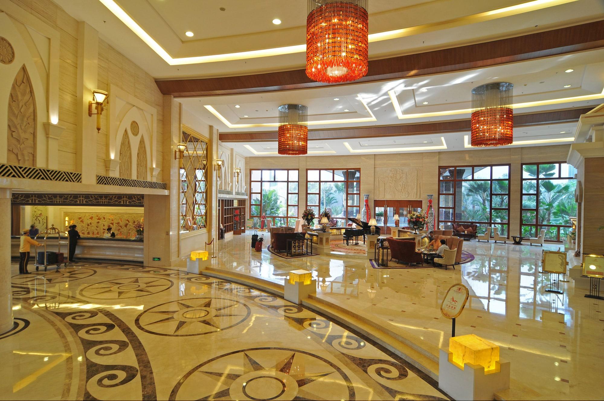 Vista Lobby Conifer Garden Hotel