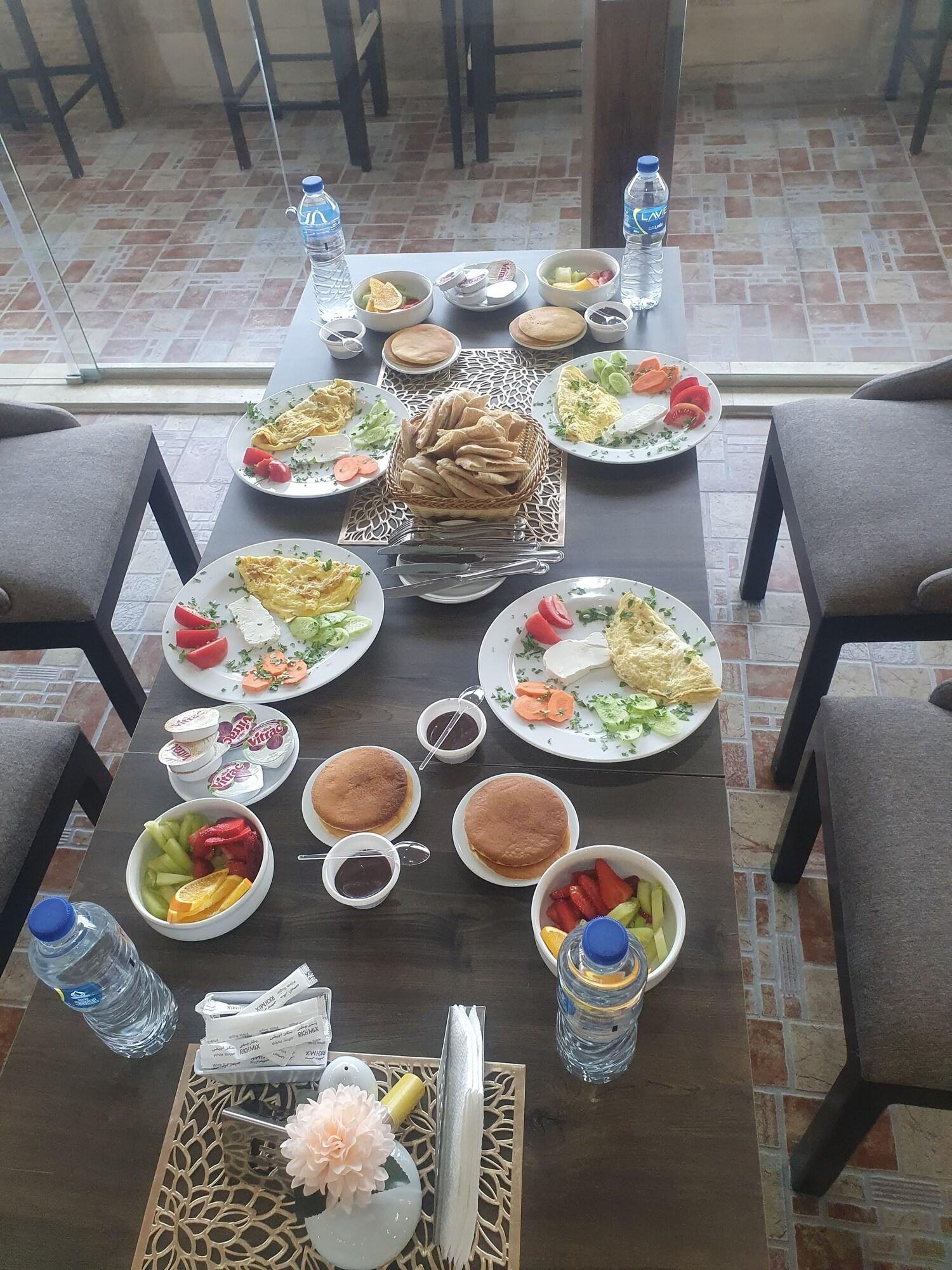 Restaurant Holy Sheet Plus, Boutique Hotel