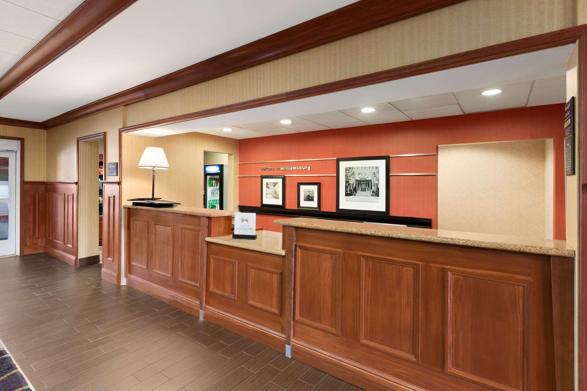 Vista Lobby Hampton Inn & Suites Williamsburg Historic District