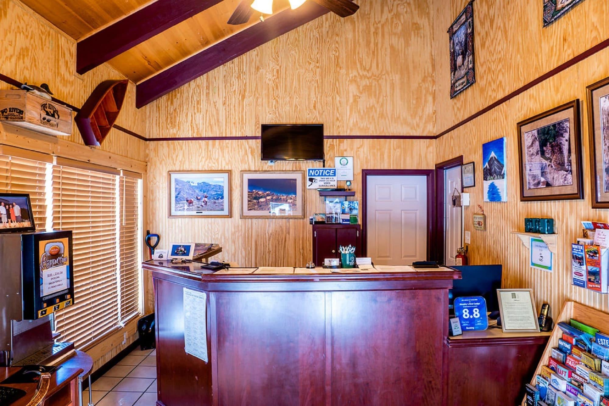 Vista Lobby Murphy's River Lodge