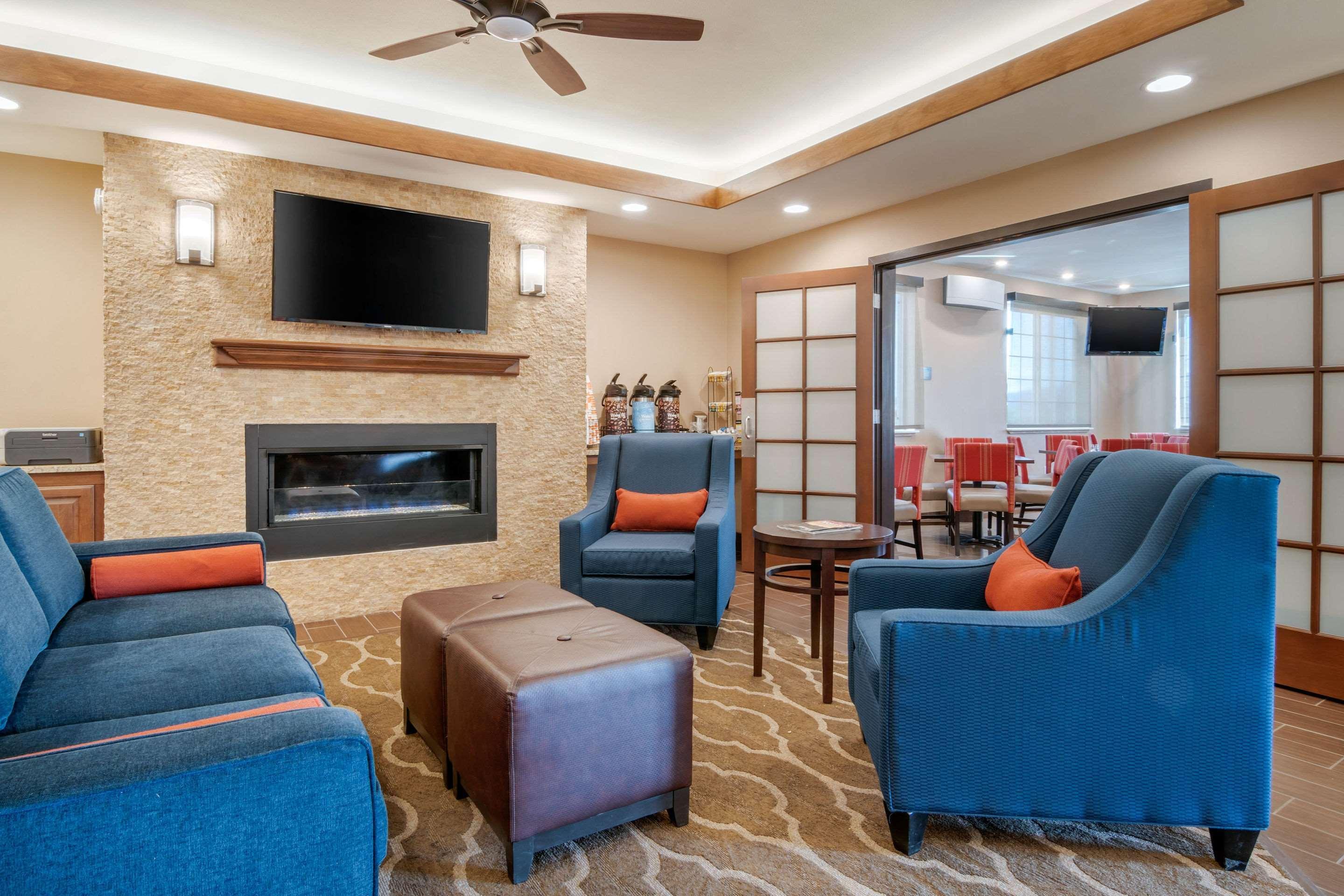 Vista Lobby Comfort Inn Medford North