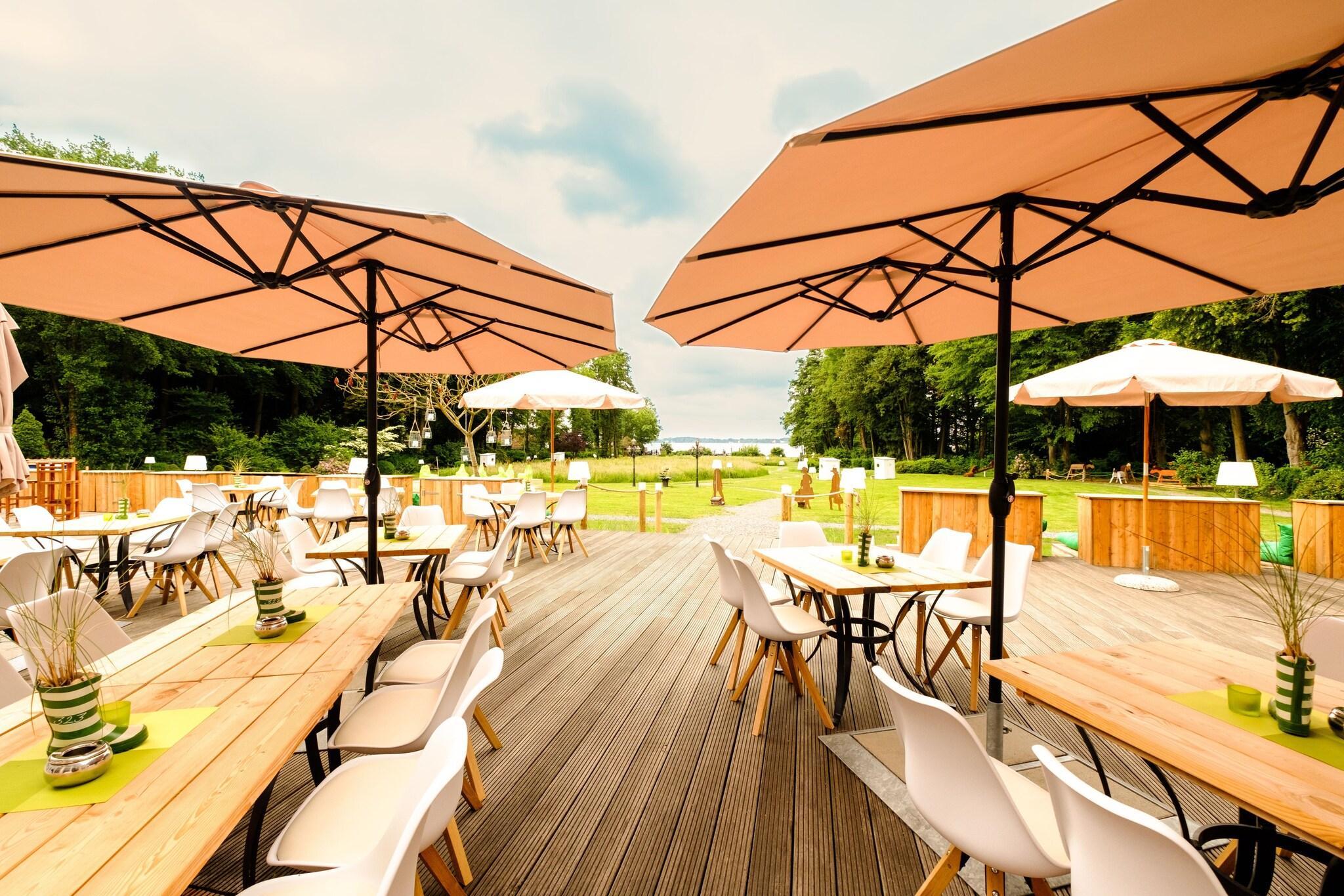 Varios Seeschlößchen Dreibergen