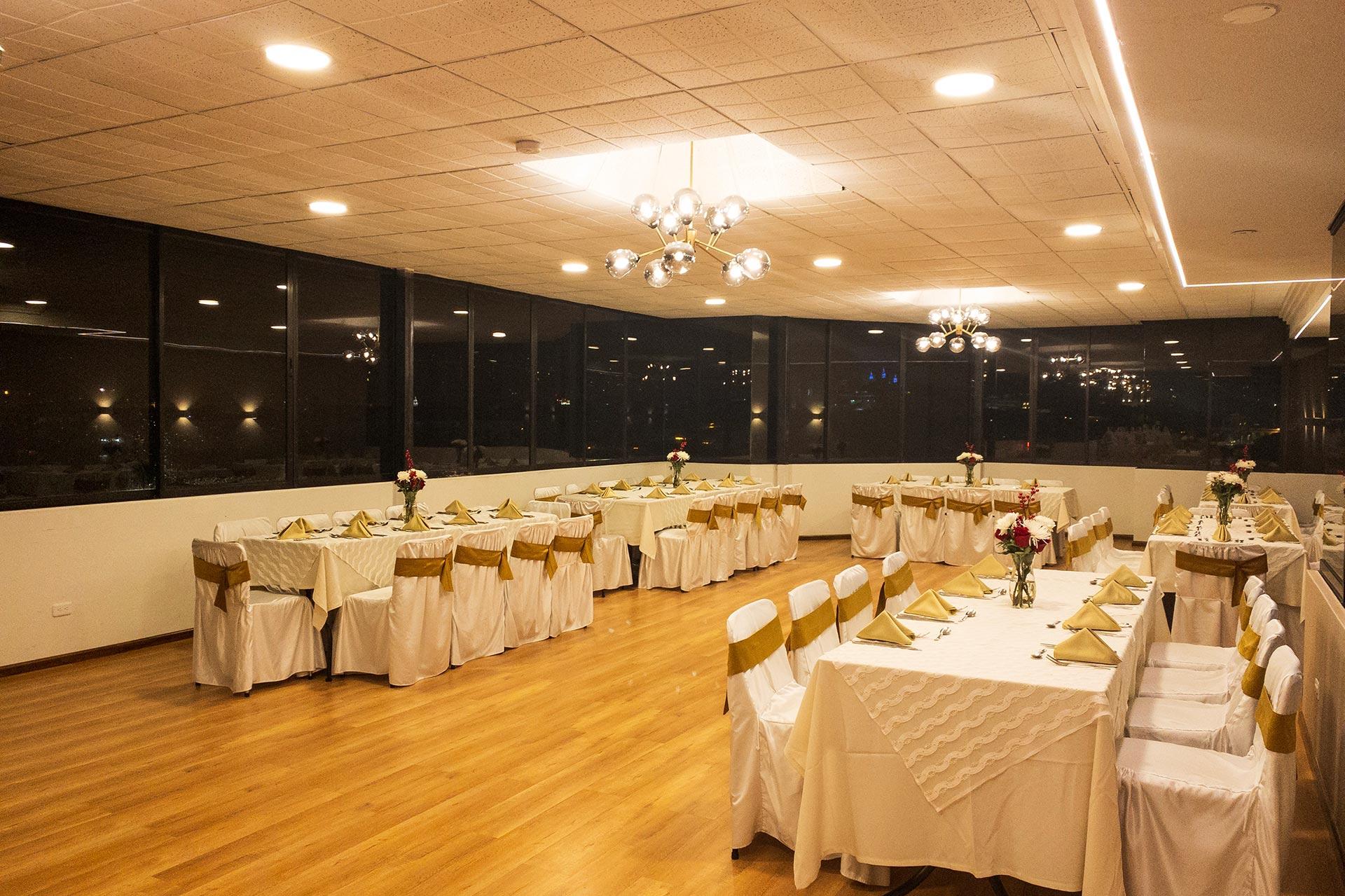 Centro de Negocios Hotel Italia Cuenca - Tranvia Centro & Aeropuerto