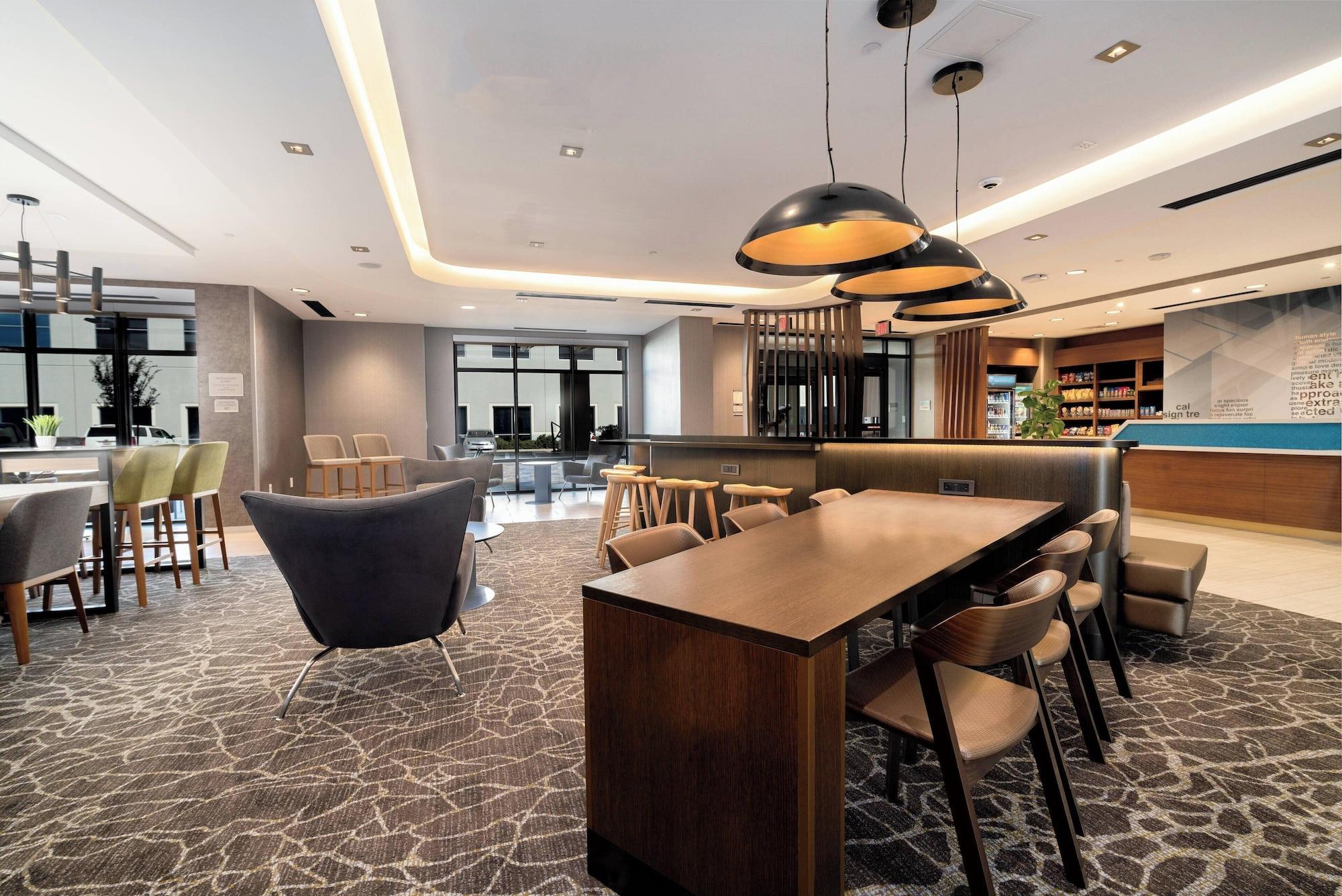 Vista Lobby SpringHill Suites by Marriott Oakland Airport