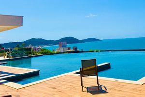 Alquiler Vacacional - Espaço c/ piscinas e vista panorâmica da Praia