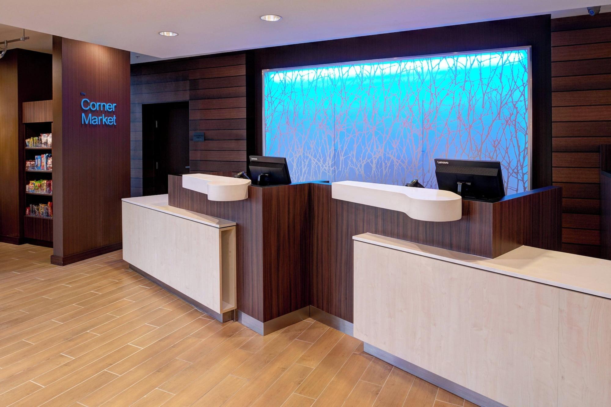 Vista Lobby Fairfield Inn & Suites by Marriott Detroit Troy