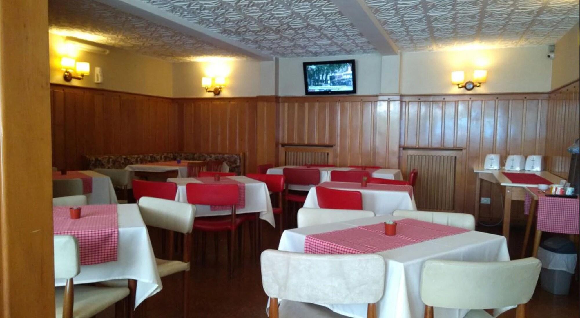 Bar/Salón Hosteria Piuke