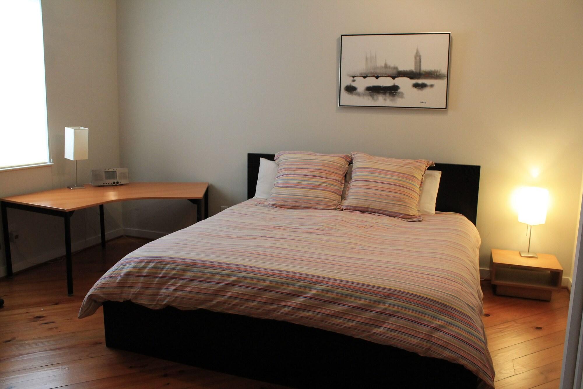 Varios Modern B & B