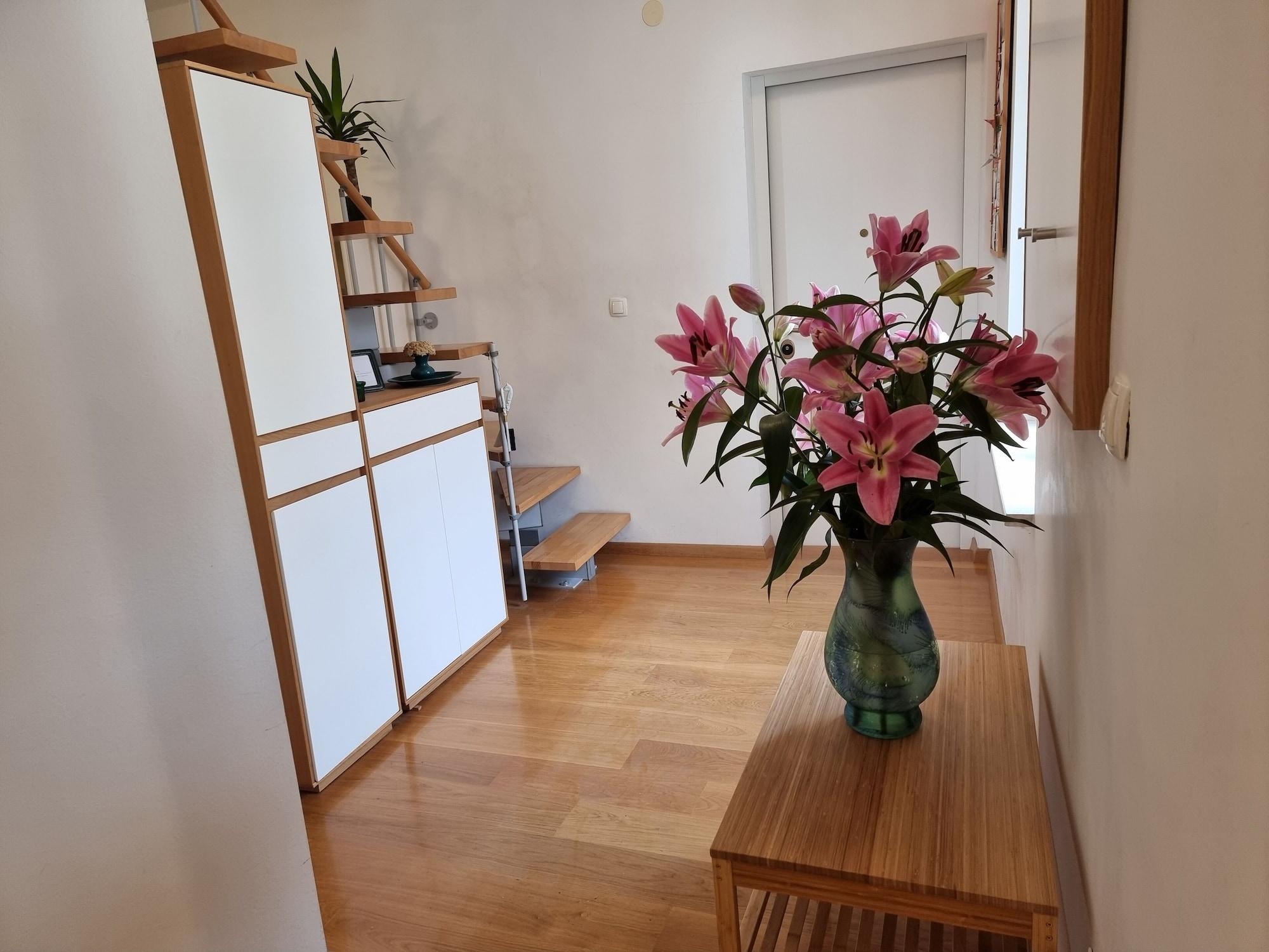 Vista Lobby Malena Palace Experience