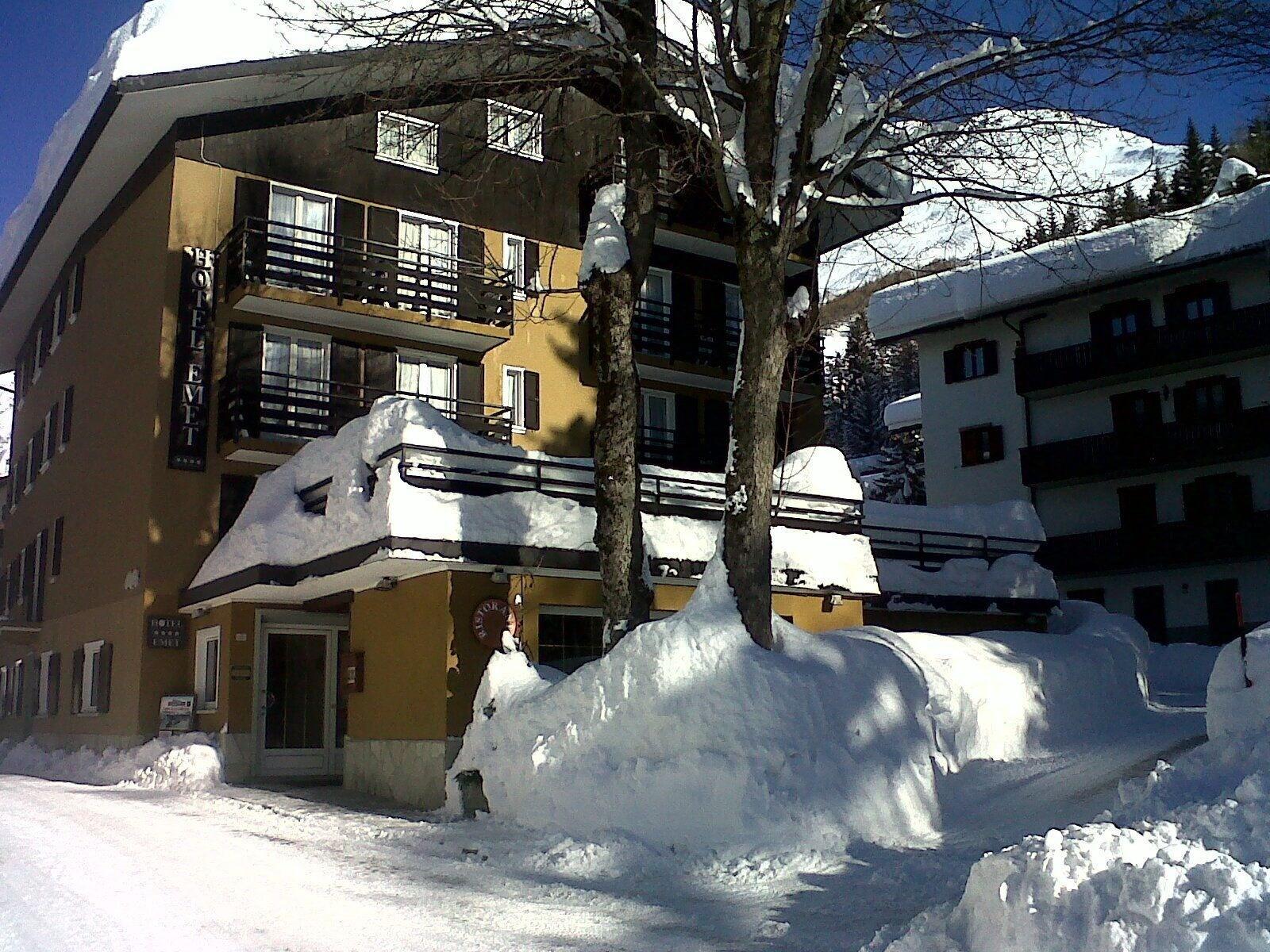 Varios Hotel Emet