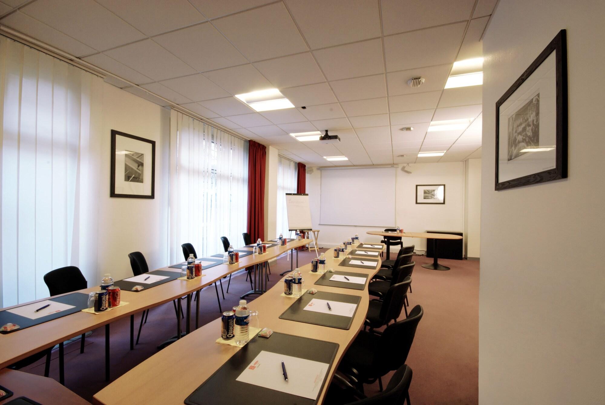 Sala de Reuniones Séjours & Affaires Courbevoie Grande Arche