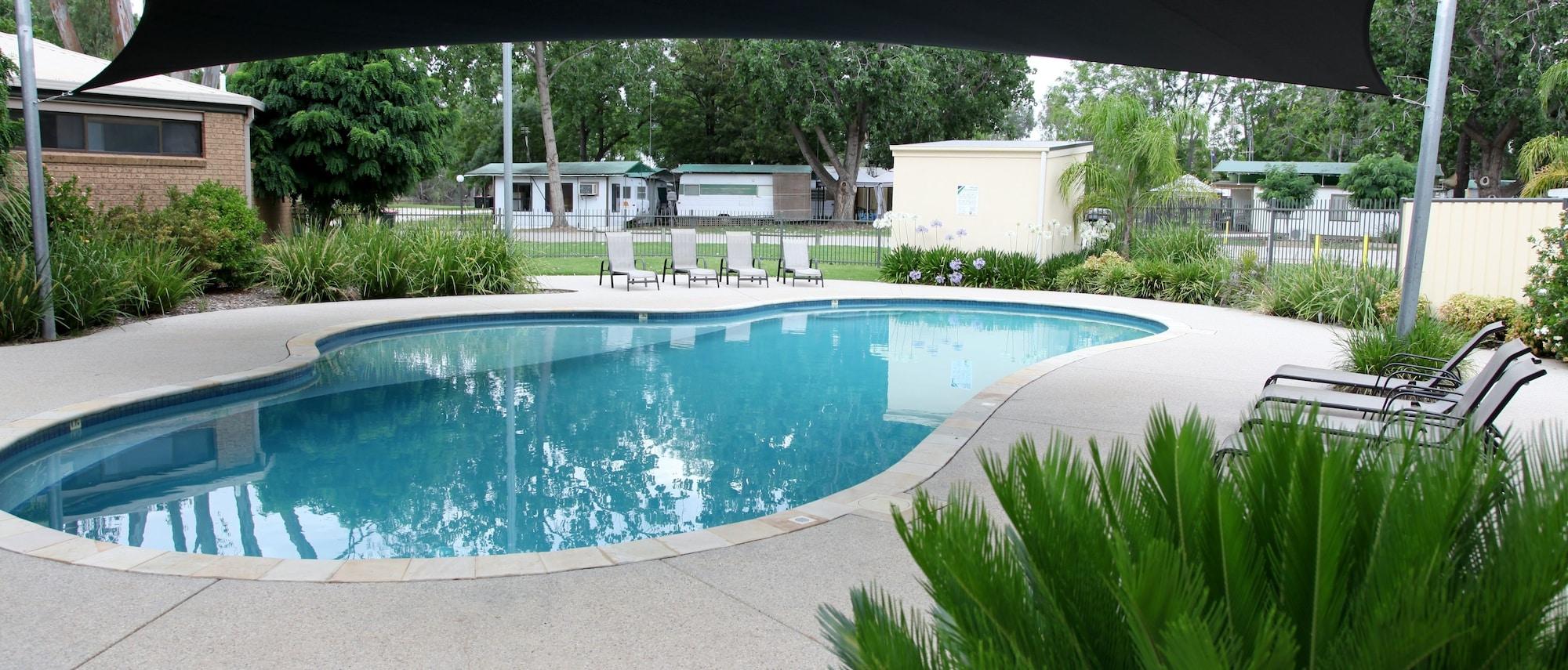Varios Cohuna Waterfront Holiday Park