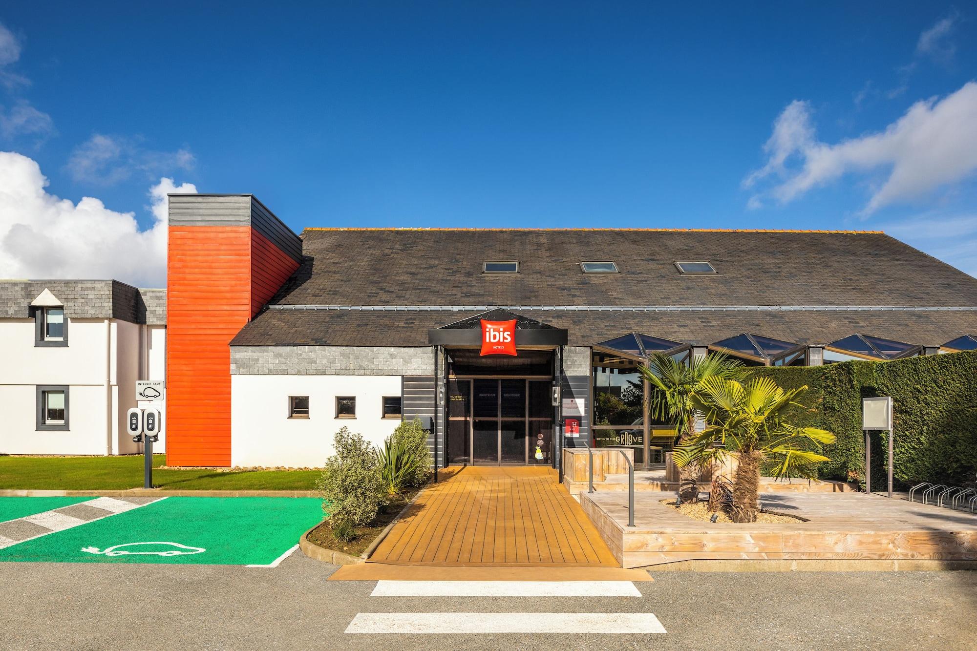 Vista Exterior ibis Saint Nazaire Trignac