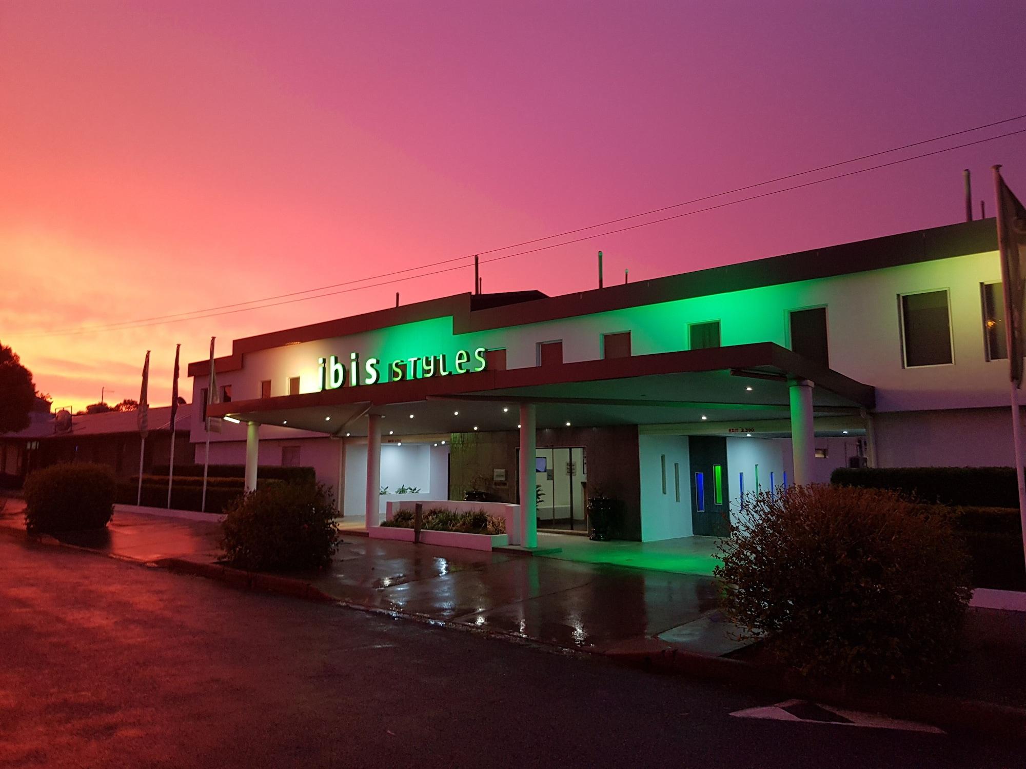 Vista Exterior ibis Styles Broken Hill
