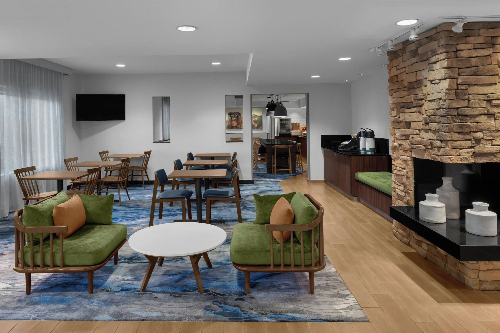 Vista Lobby Fairfield Inn Santa Clarita Valencia