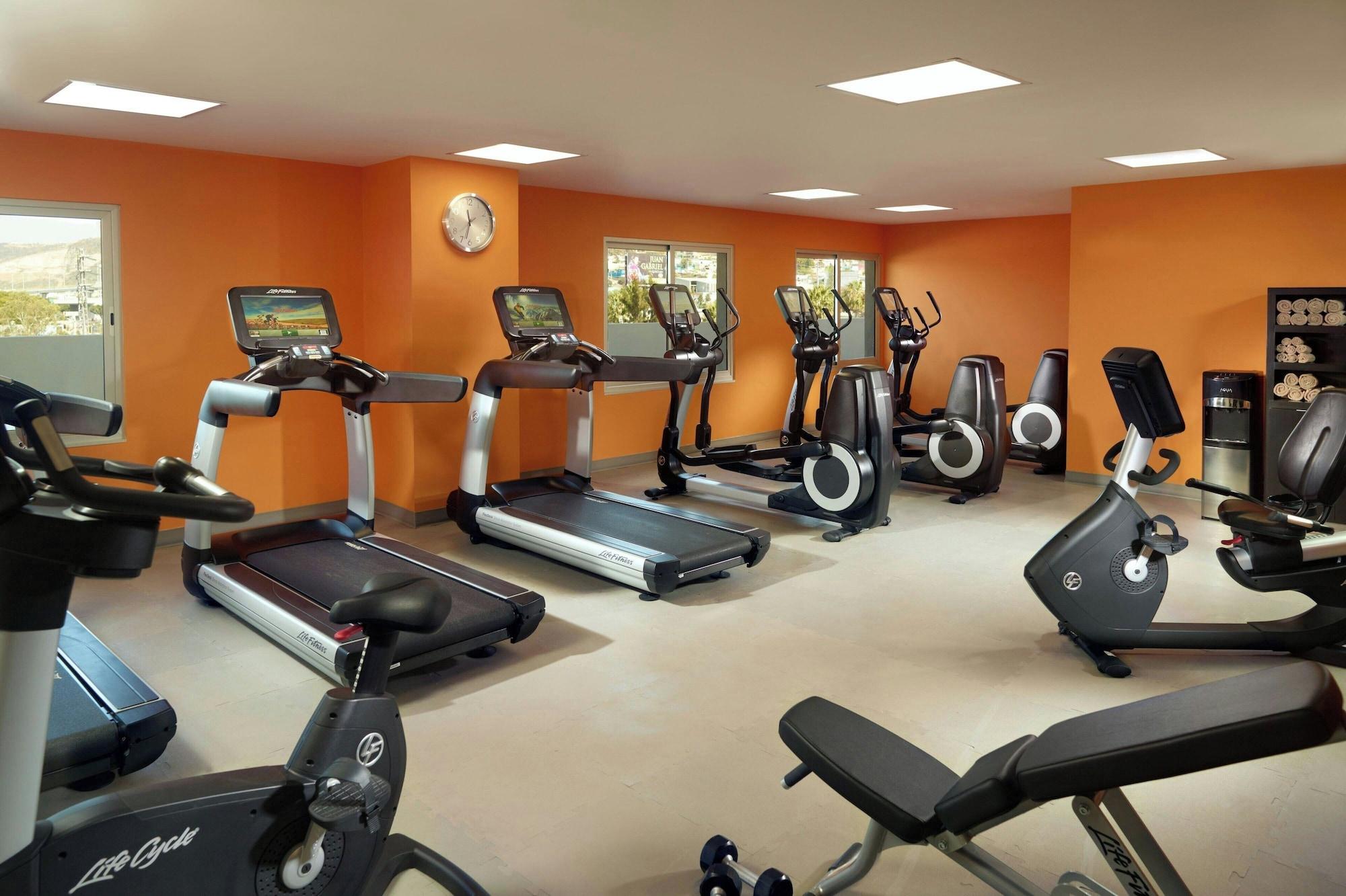 Gimnasio Courtyard by Marriott Queretaro