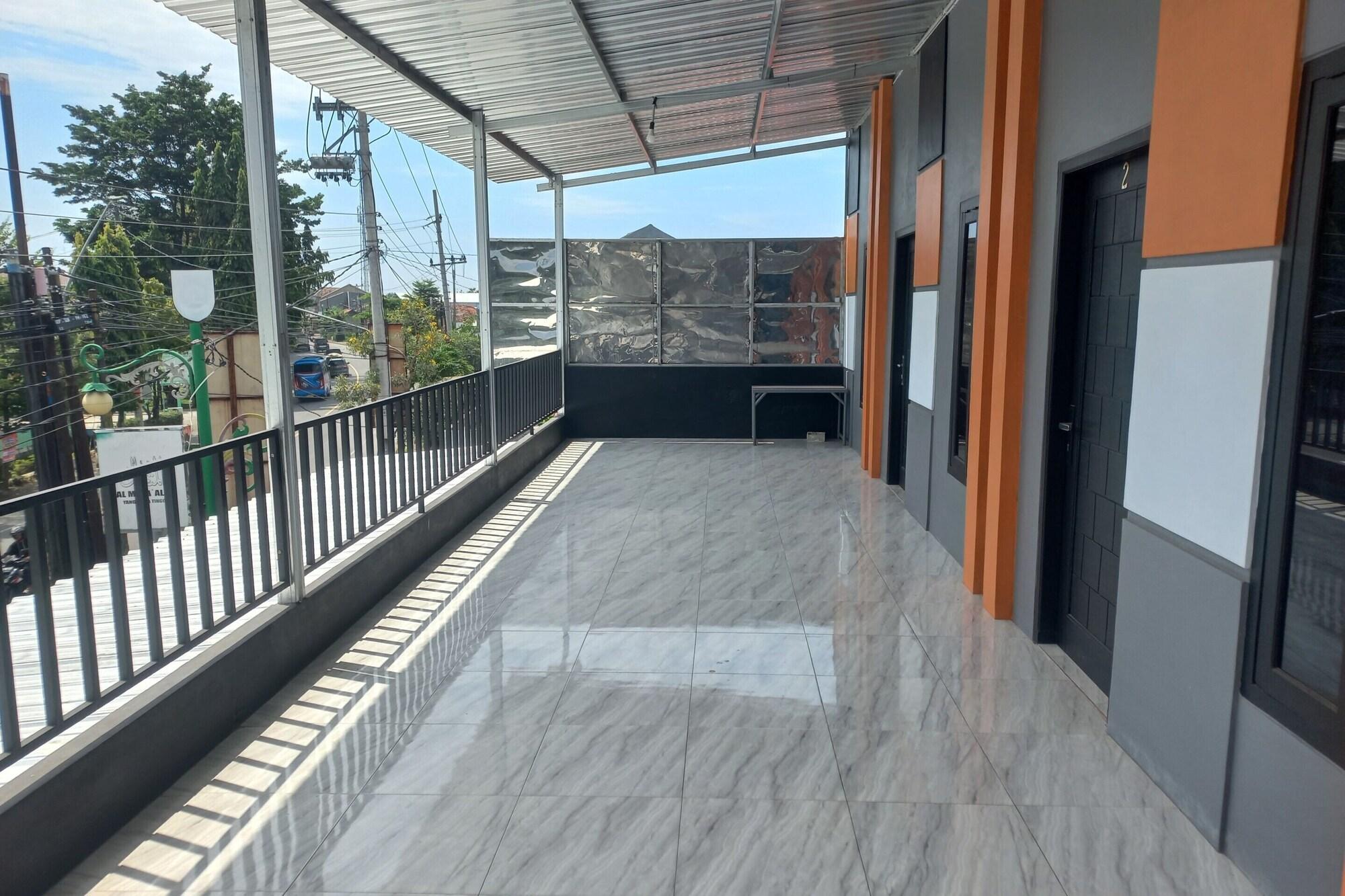 Vista Lobby OYO 93900 Guest House Cinta Damai