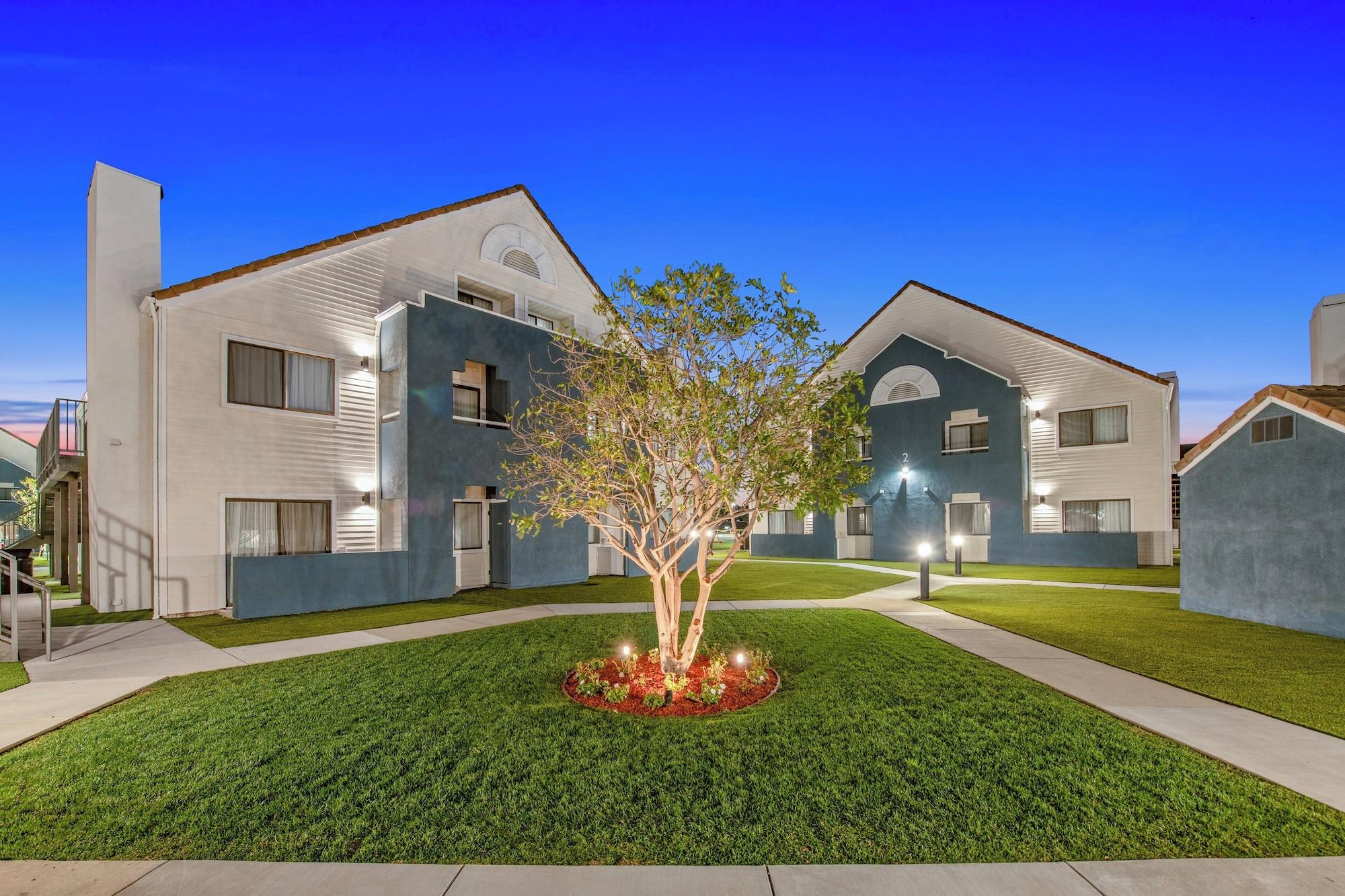 Vista Exterior Staybridge Suites Oxnard River Ridge by IHG