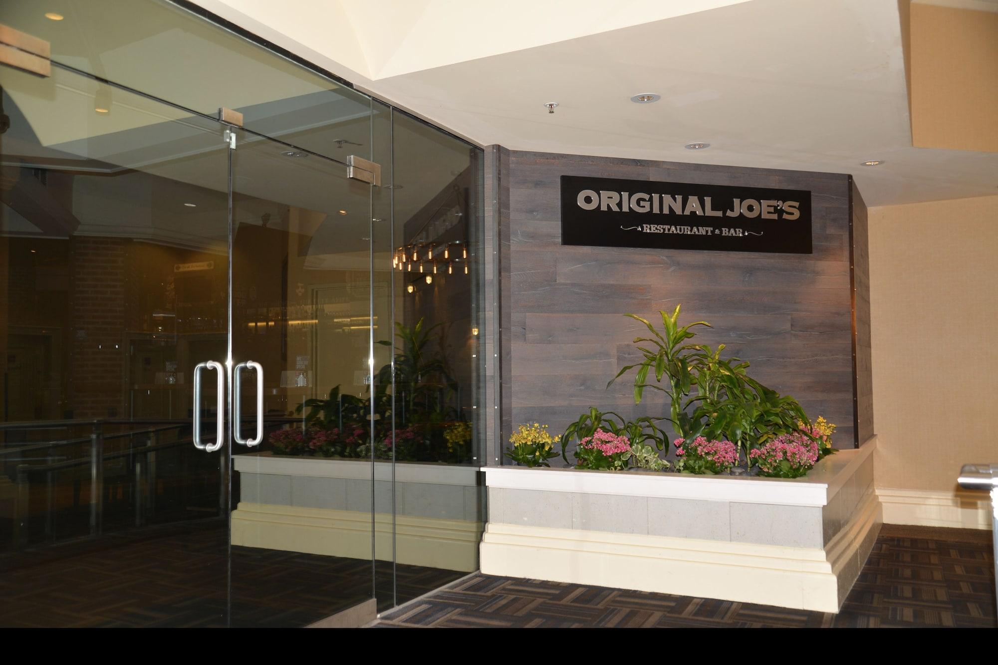 Restaurant Rosedale Condominiums