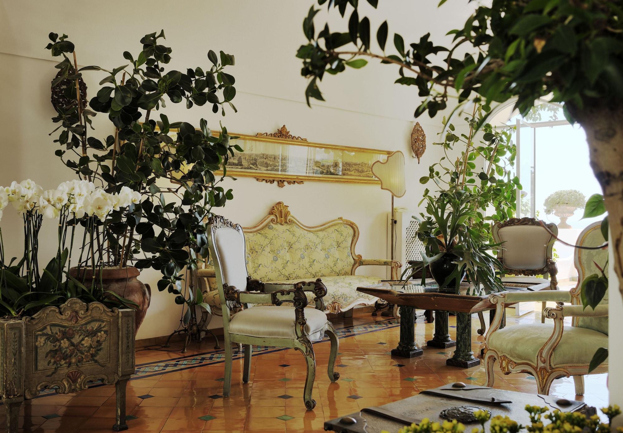 Vista Lobby Le Sirenuse