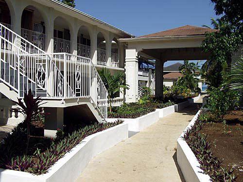 Vista Exterior CocoLaPalm Seaside Resort