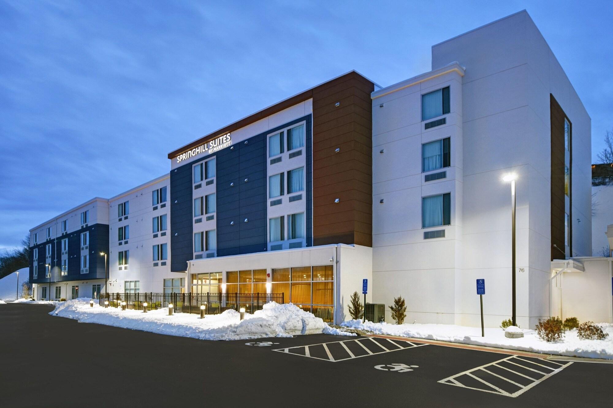 Vista Exterior Springhill Suites by Marriott Hartford Cromwell
