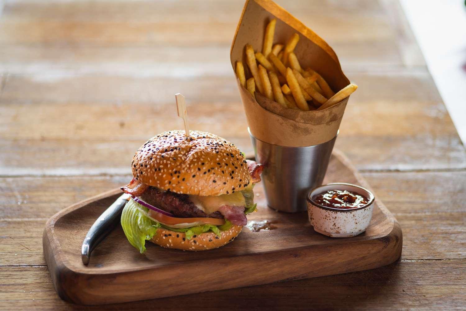 Restaurant Village Hotel Newcastle