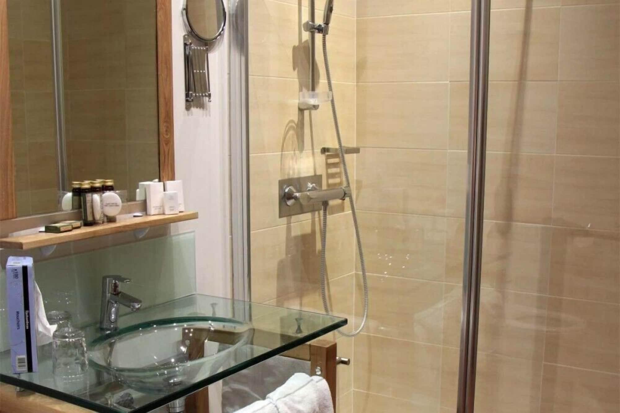 Equipamiento de Habitación La Petite Hostellerie