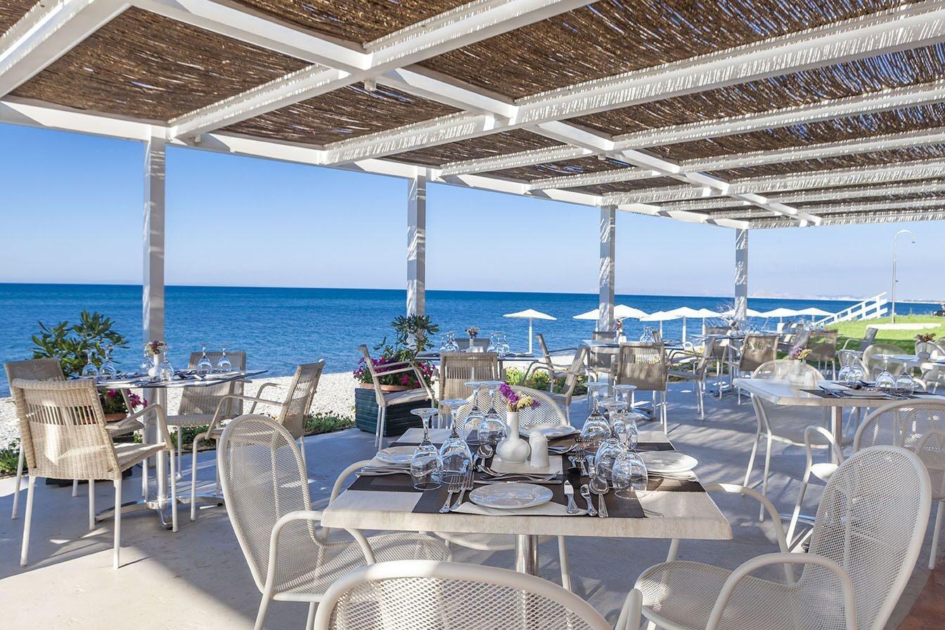 Restaurant Giannoulis – Grand Bay Beach Resort - Adults Only