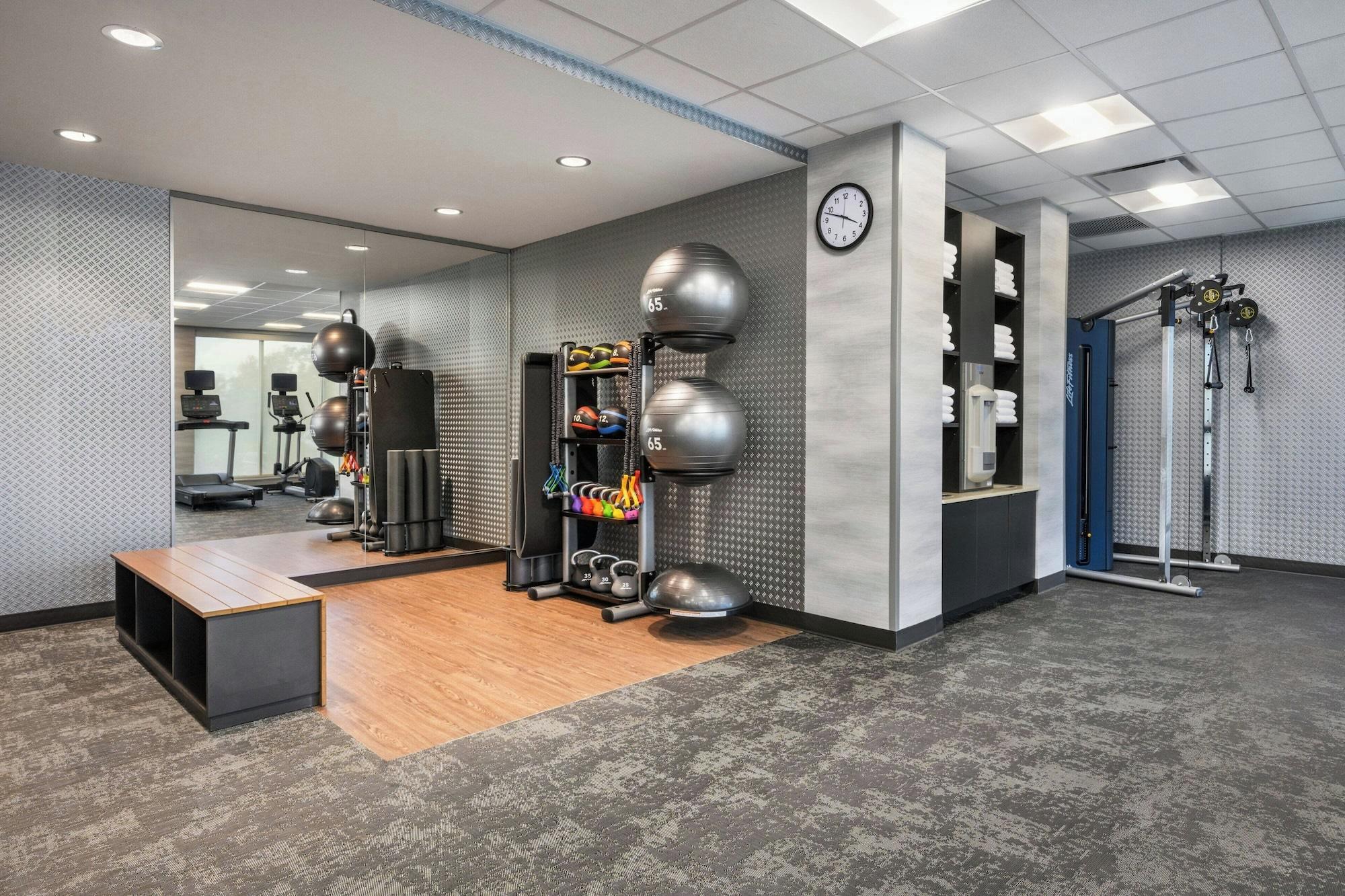 Gimnasio NEW - Fairfield Inn & Suites by Marriott Orlando at Millenia