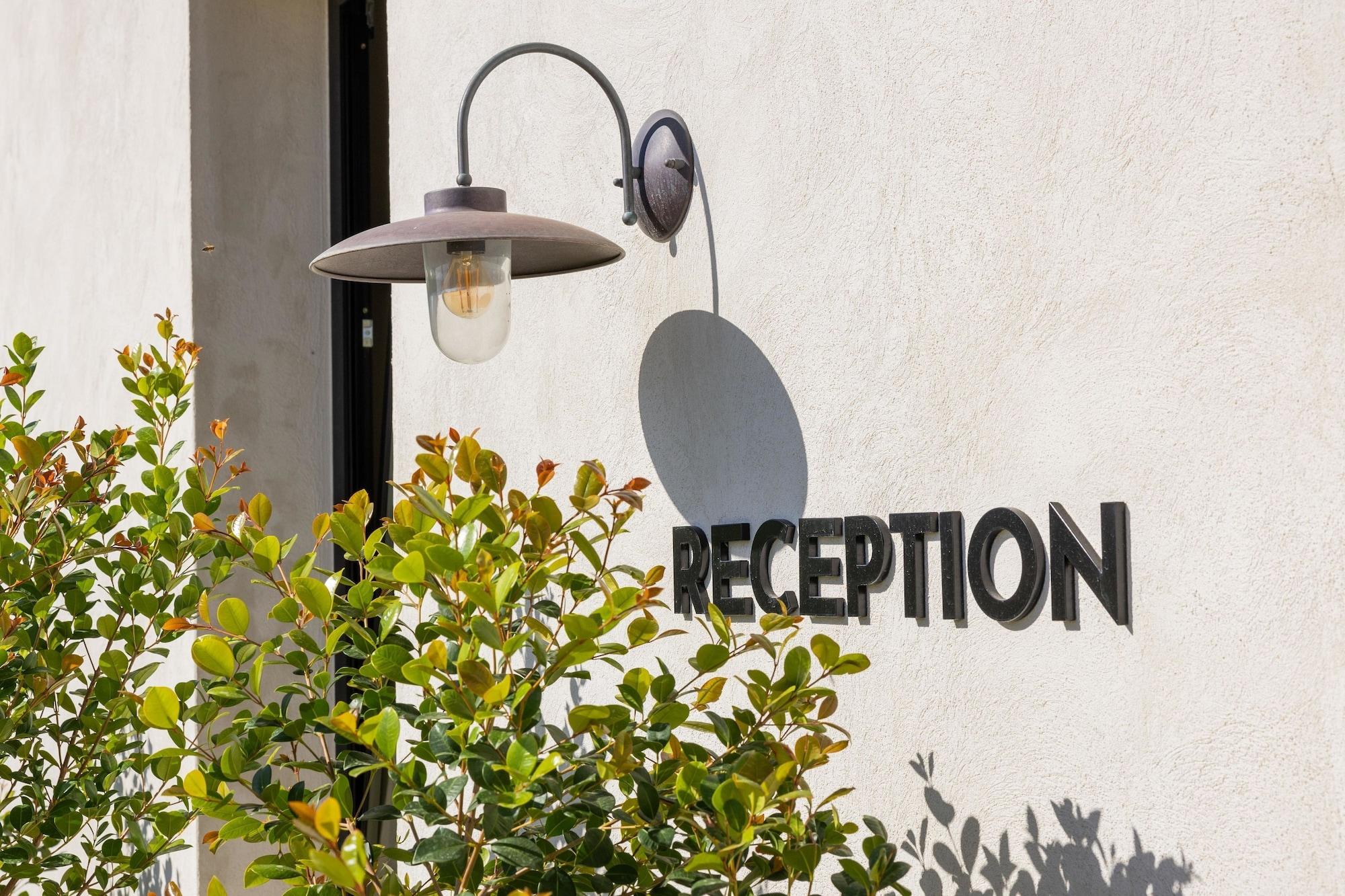 Vista Exterior Eliamos Villas Hotel & Spa