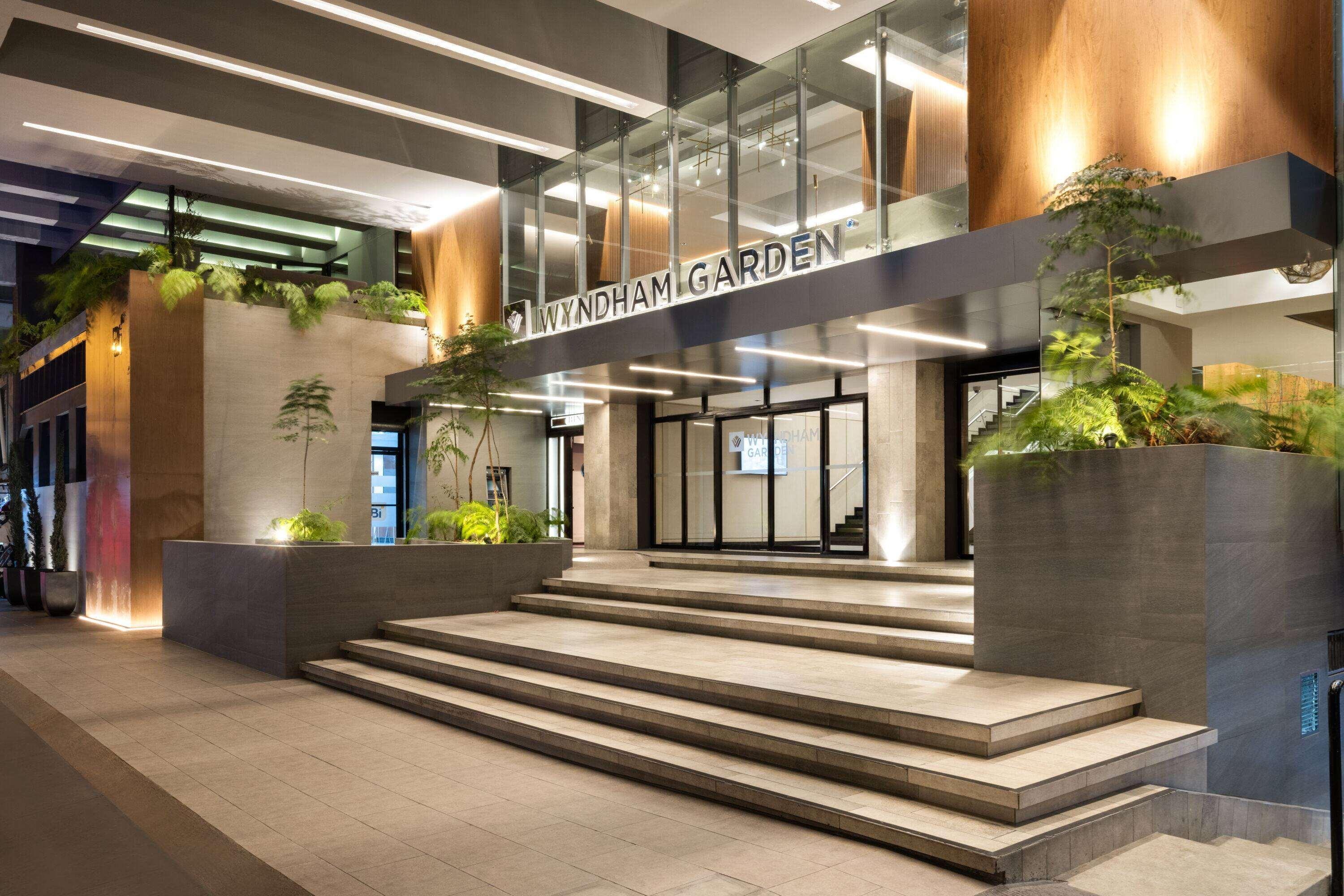 Vista Exterior Wyndham Garden Guatemala City