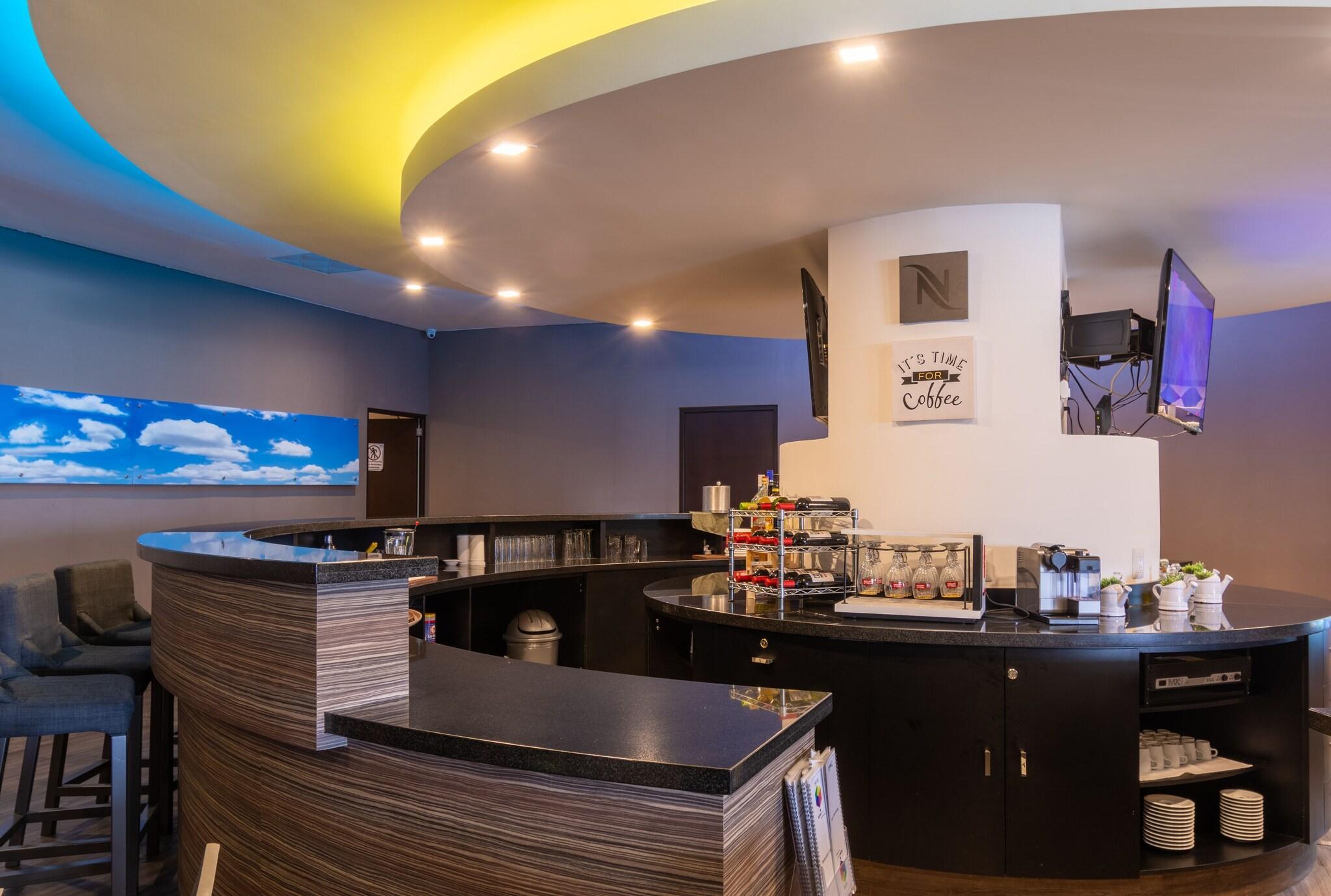 Bar/Salón Hotel Glow Point - Mulza