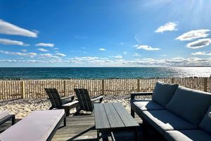 Alquiler Vacacional - Relax and Unwind at your Private Waterfront Beach Bungalow