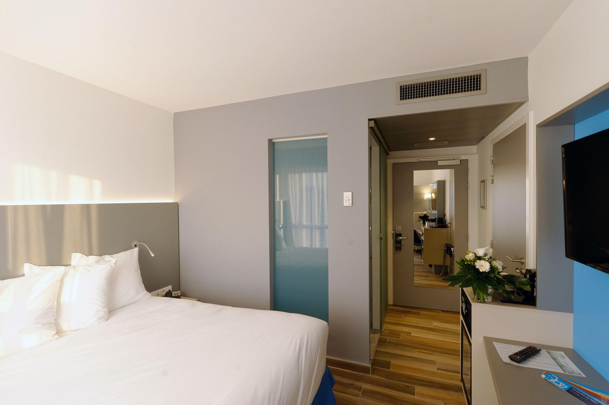 Varios Colmar Hotel