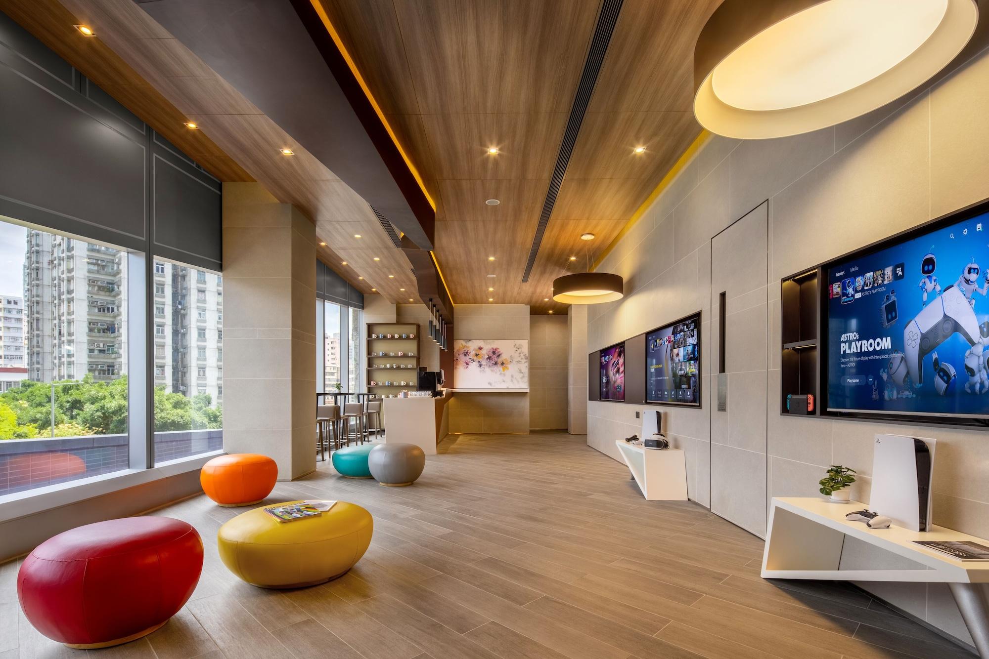 Varios Starphire Hotel