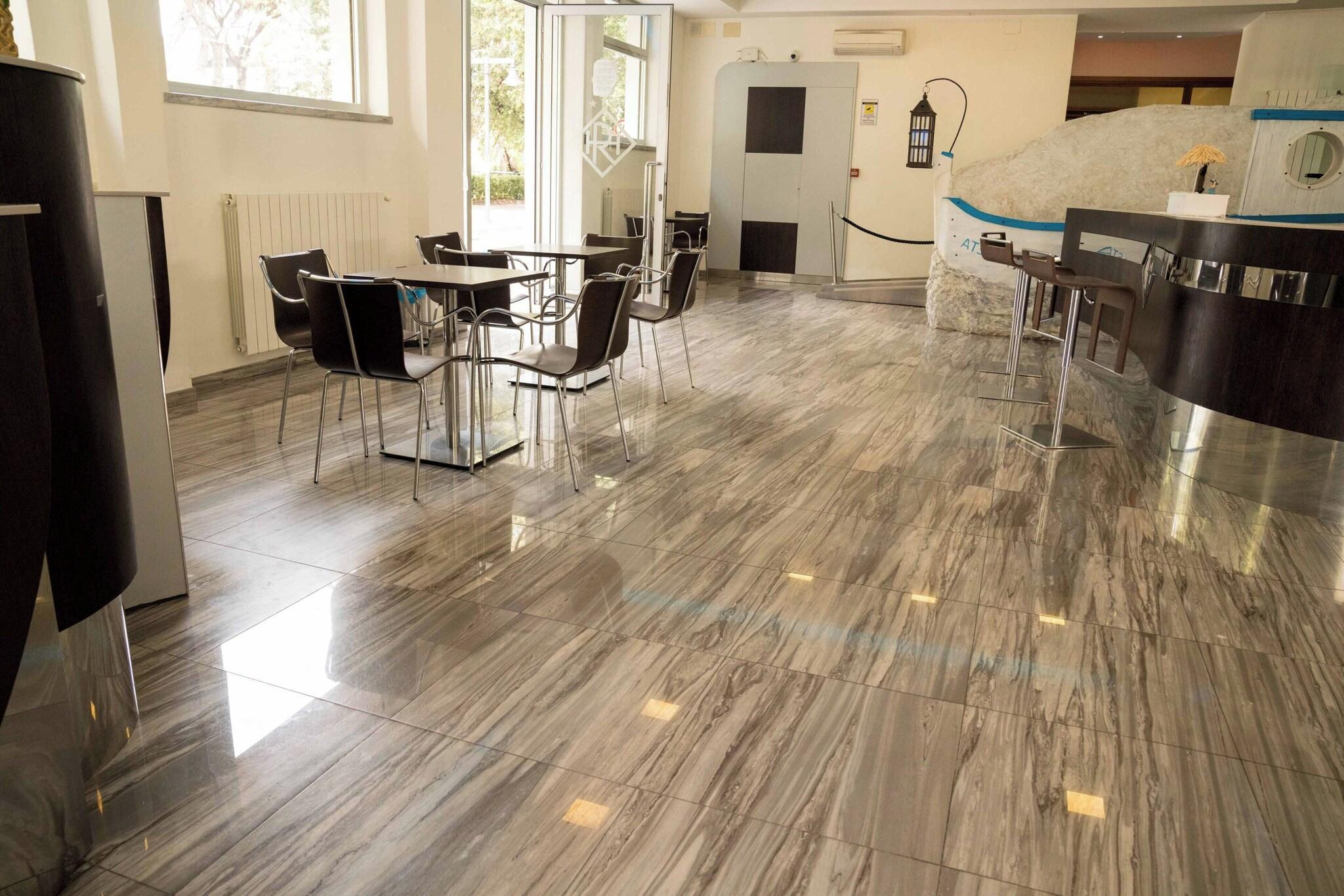 Bar/Salón Hotel Roma