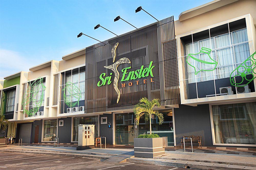 Varios Sri Enstek Hotel