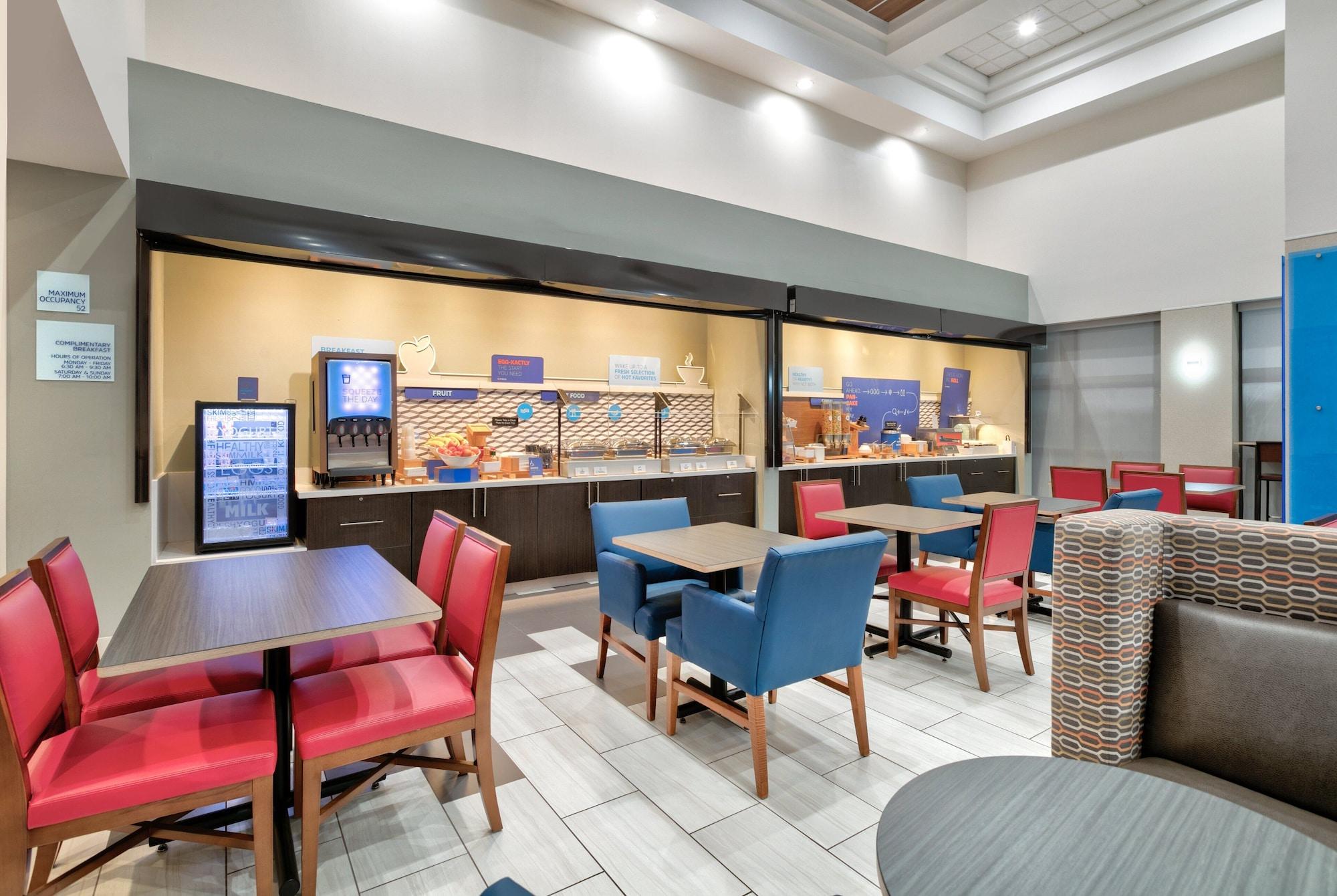 Restaurant Holiday Inn Express Hotel & Suites DFW Airport South by IHG