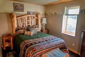 Alojamiento - Private lodge Black Hills kids<10yrs stay free Custer Rushmore Small Grp rates