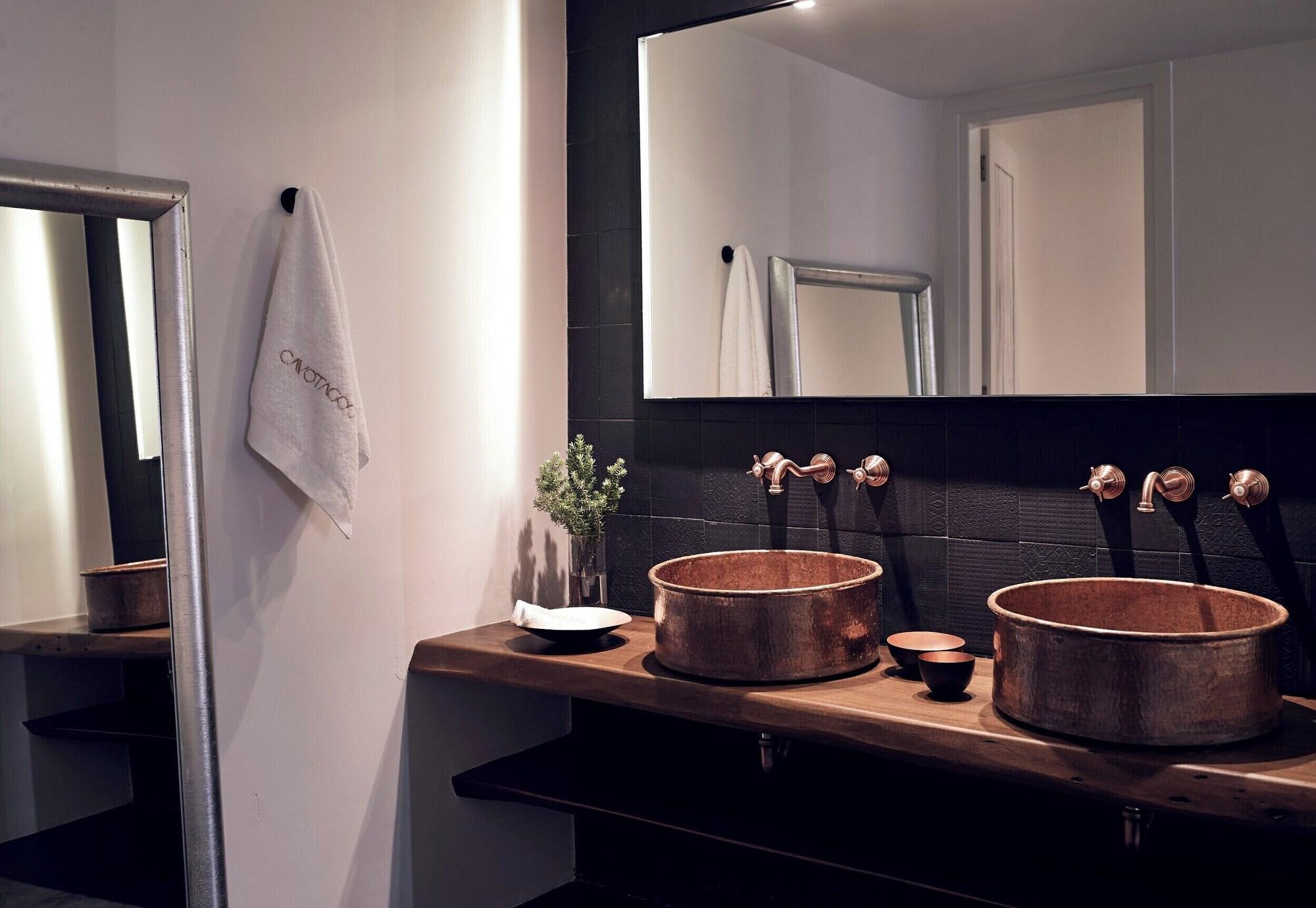 Equipamiento de Habitación CAVO TAGOO SANTORINI