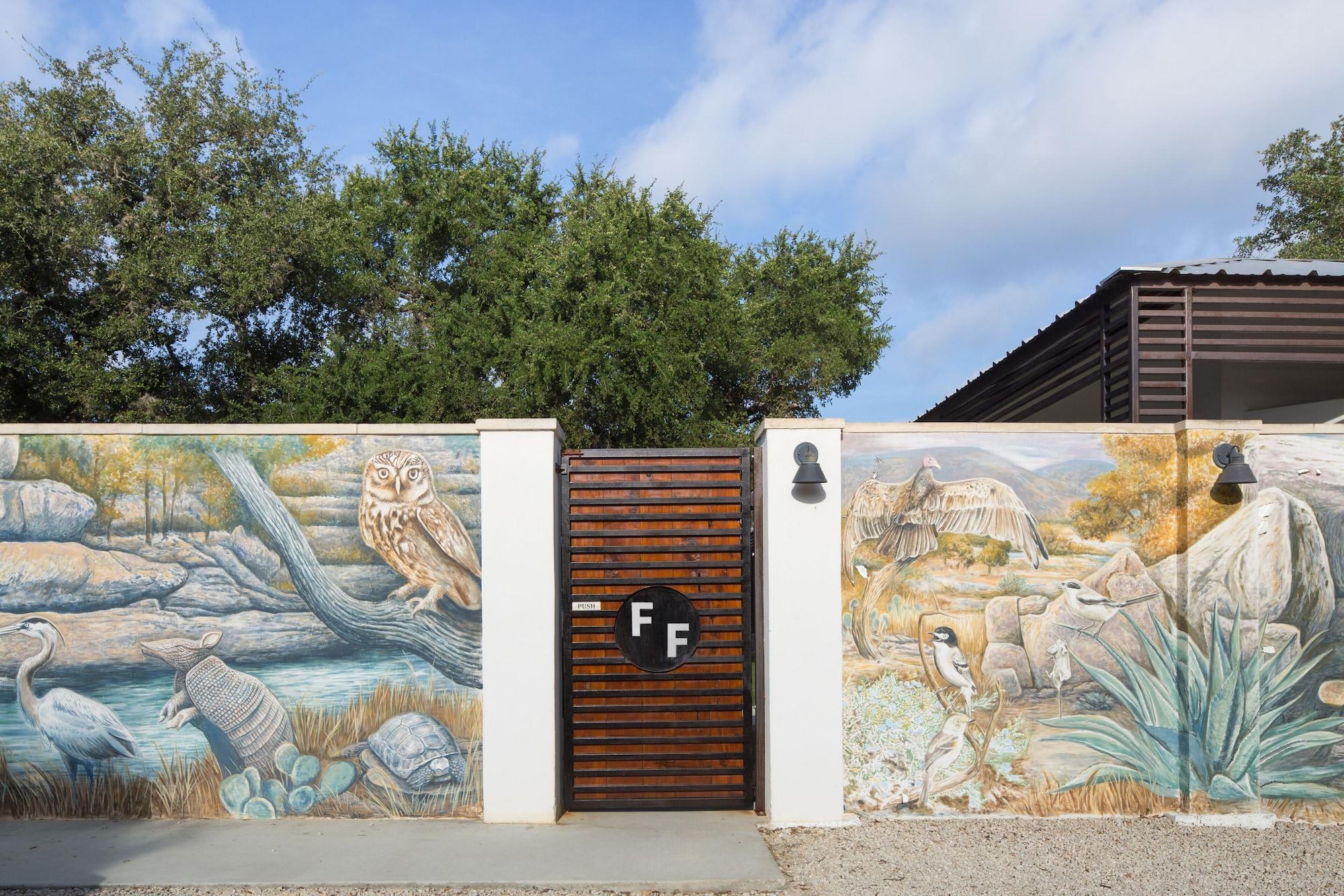 Varios Hotel Flora & Fauna