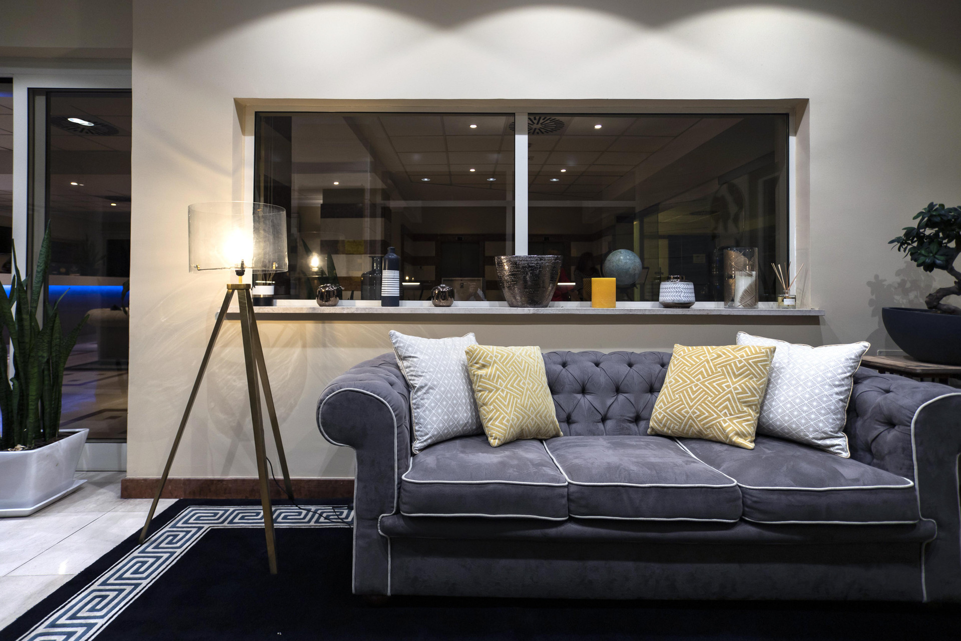 Vista Lobby BV Oly Hotel