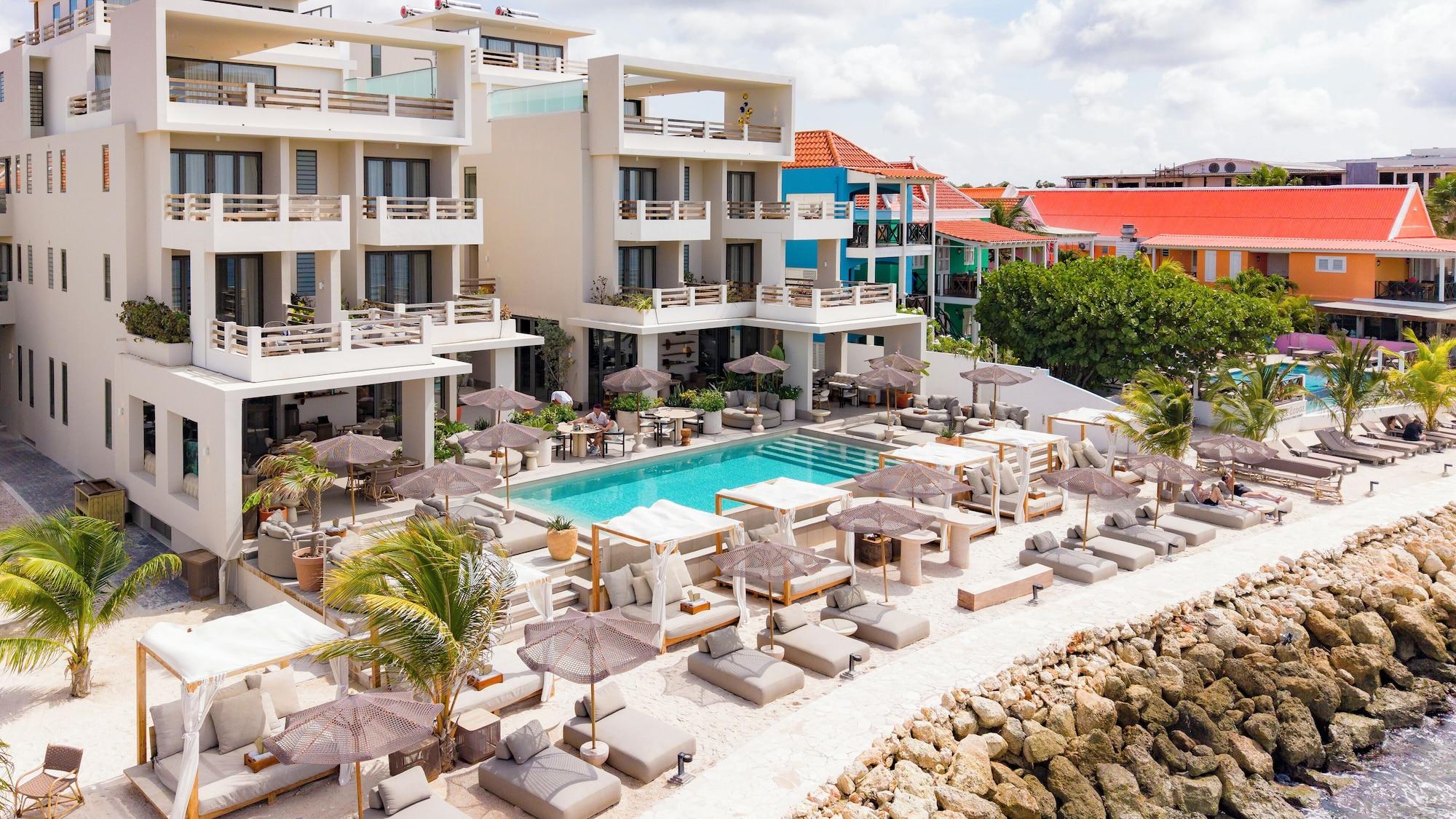Vista Exterior Art Hotel Curacao - Luxury Adults Only