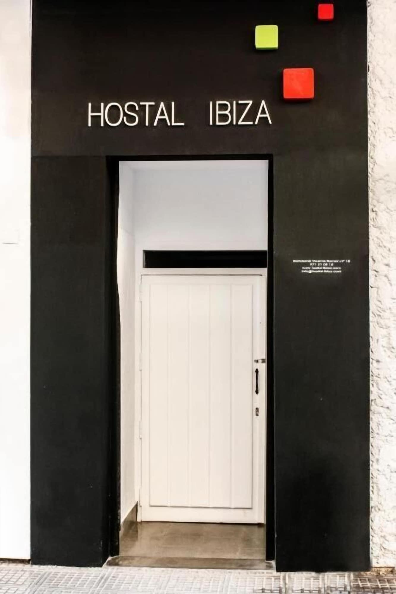 Vista Exterior Hostal Ibiza
