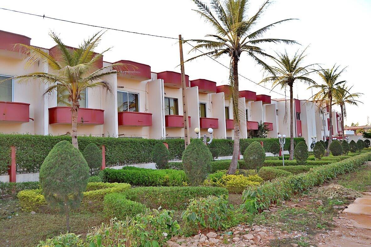Vista Exterior Hotel Faso