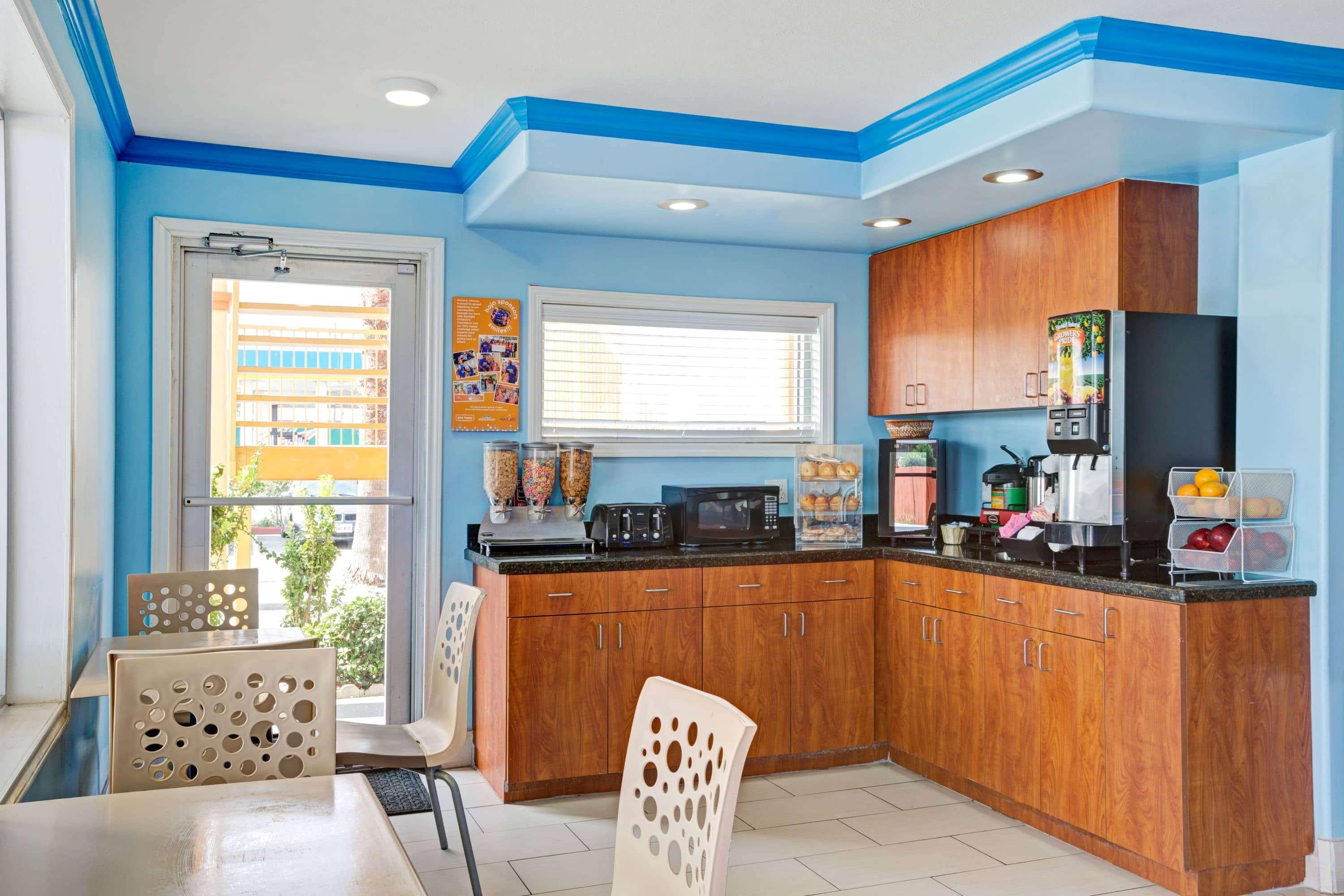 Restaurant Howard Johnson by Wyndham Galveston