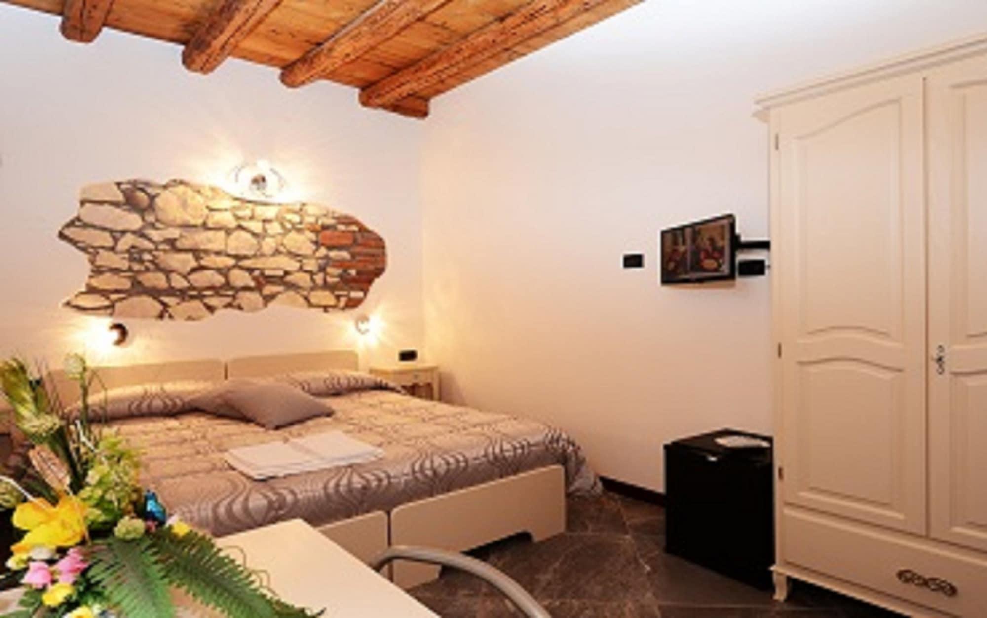 Varios CQ Rooms Verona