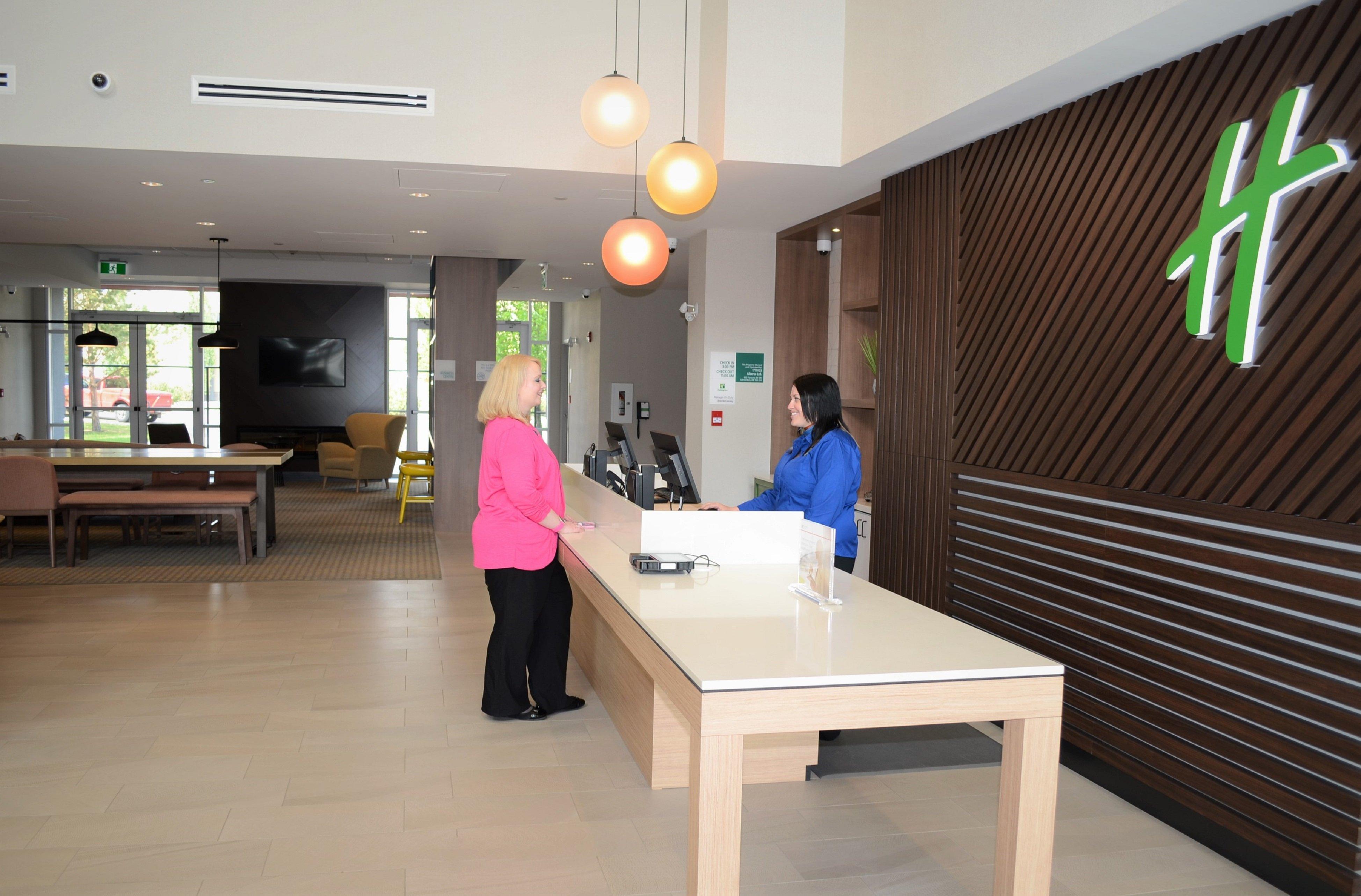 Vista Lobby Holiday Inn Edmonton South - Evario Events by IHG